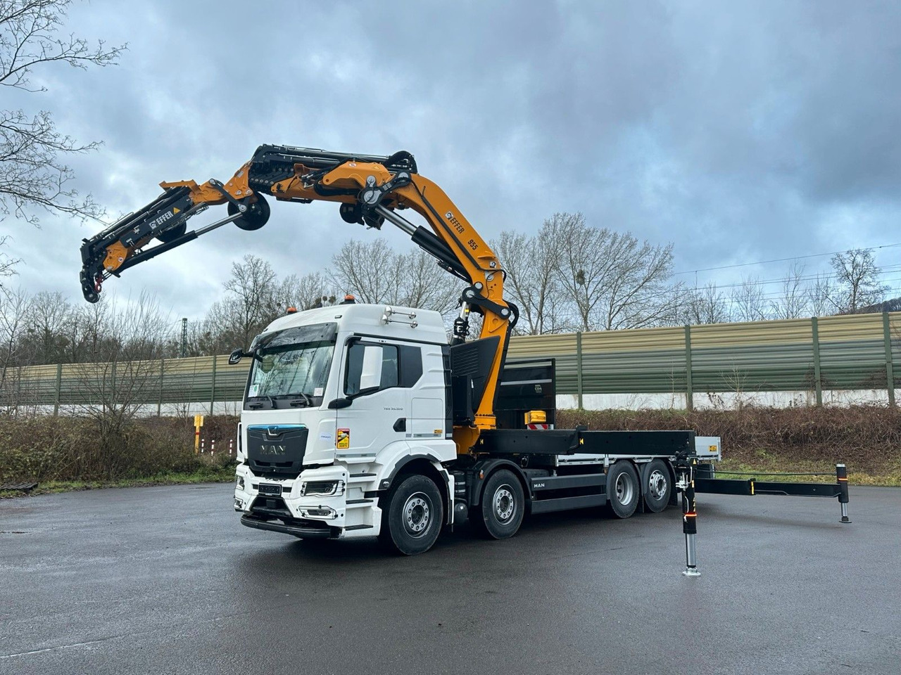 MAN TGS 35.520 8X2 Hiab EFFER 955-8s +Jib 6s - Camião de caixa aberta/ Plataforma, Camião grua: foto 1 MAN TGS 35.520 8X2 Hiab EFFER 955-8s +Jib 6s - Camião de caixa aberta/ Plataforma, Camião grua: foto 1