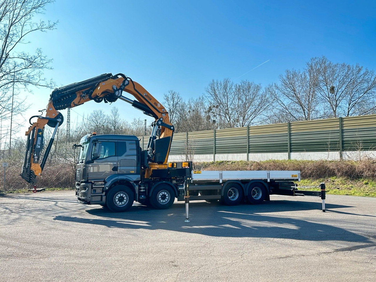 MAN TGS 35.520 8X4 TG 3 EFFER 955-8s +Jib 6sAUTOKRAN - Camião de caixa aberta/ Plataforma, Camião grua: foto 3 MAN TGS 35.520 8X4 TG 3 EFFER 955-8s +Jib 6sAUTOKRAN - Camião de caixa aberta/ Plataforma, Camião grua: foto 3