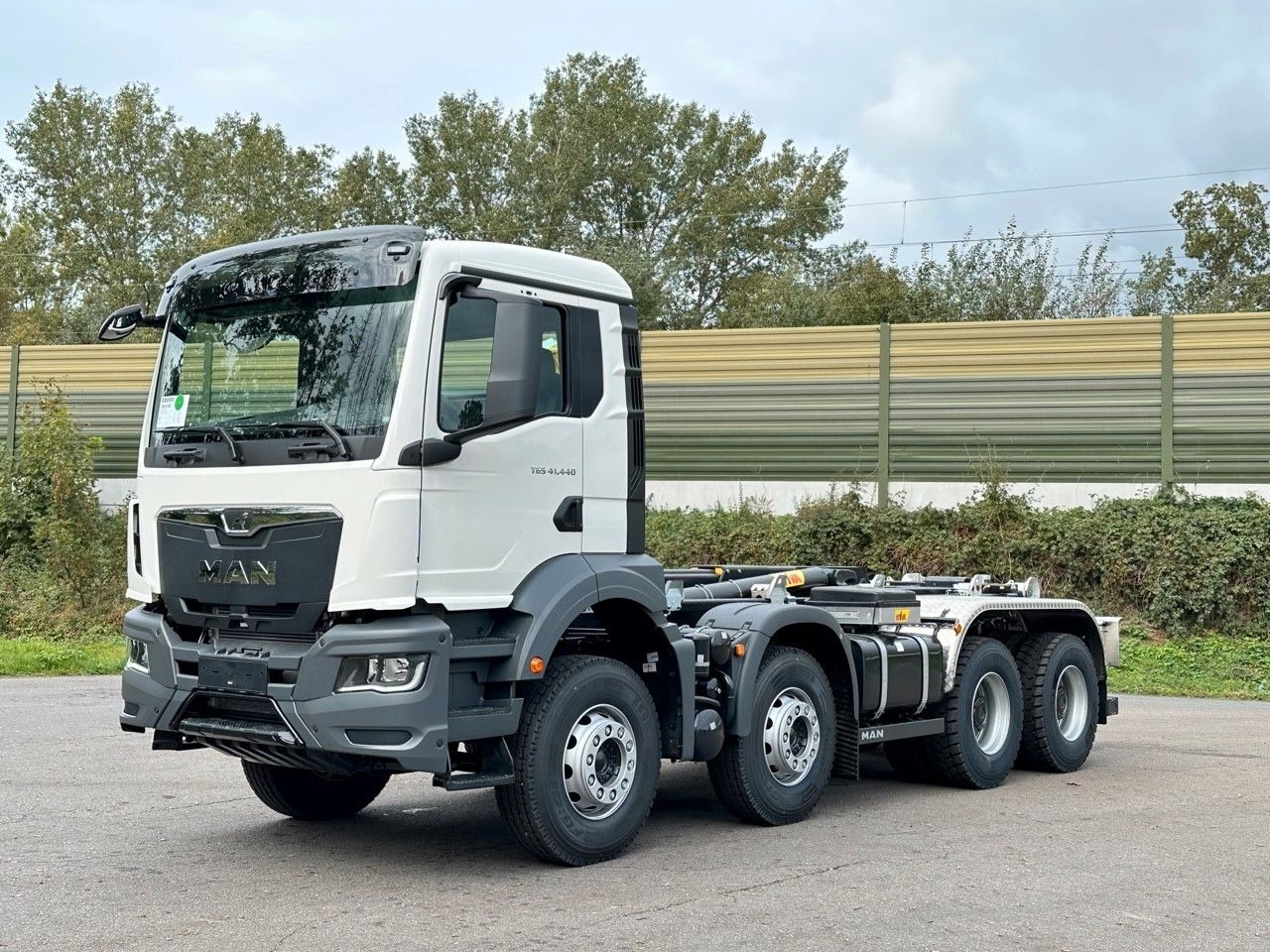 MAN TGS 41.440 8x4 Euro6e Hyva 26-55 Abrollkipper - Camião polibenne: foto 3 MAN TGS 41.440 8x4 Euro6e Hyva 26-55 Abrollkipper - Camião polibenne: foto 3