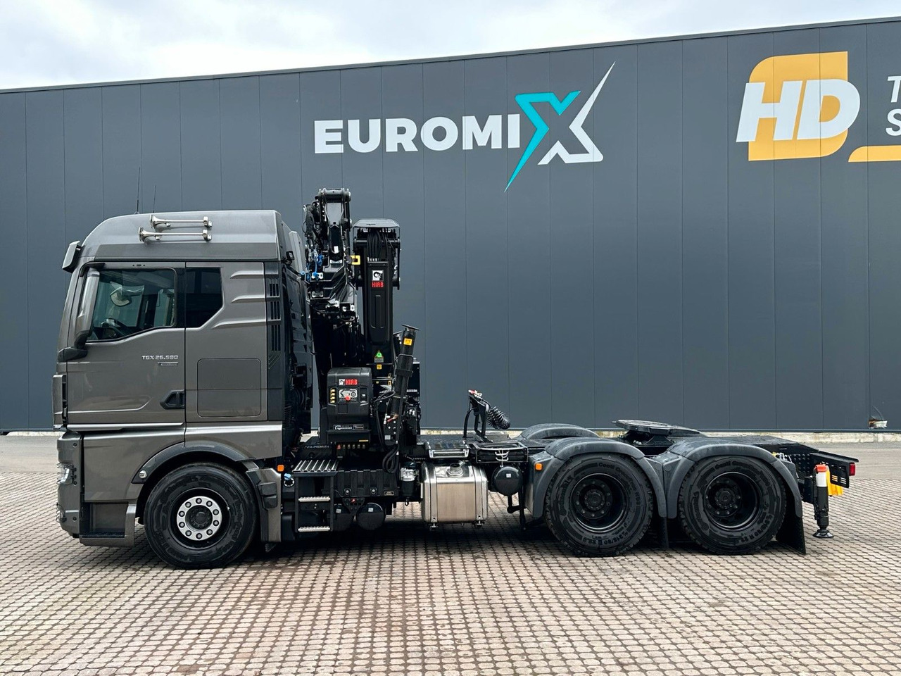 MAN TGX 26.580 6x4 Kran Hiab 302-6 + Jib-4 - Tractor: foto 4 MAN TGX 26.580 6x4 Kran Hiab 302-6 + Jib-4 - Tractor: foto 4