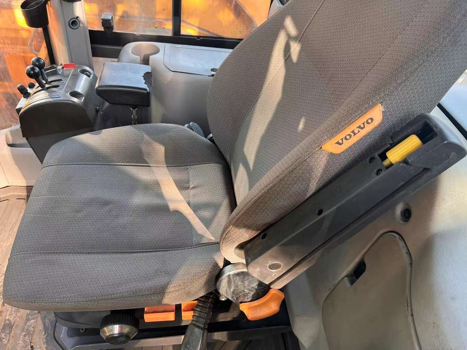 Good Condition Used L120Gz Wheel Loader VOLVO Used VOLVO L120G Loader Used Wheel Loader for Sale - Pá carregadora de rodas: foto 3 Good Condition Used L120Gz Wheel Loader VOLVO Used VOLVO L120G Loader Used Wheel Loader for Sale - Pá carregadora de rodas: foto 3