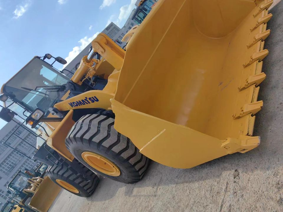 Hot Sale Used Komatsu WA380-6 Wheel Loader Backhoe Loader with Excellent Front Loading Feature - Pá carregadora de rodas: foto 3 Hot Sale Used Komatsu WA380-6 Wheel Loader Backhoe Loader with Excellent Front Loading Feature - Pá carregadora de rodas: foto 3