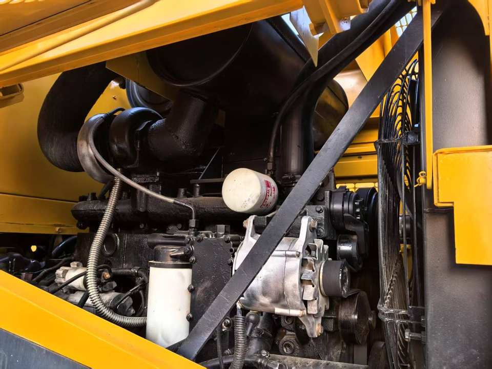 Japan Komatsu WA380-3 WA380-6 WA400-1 WA400-3 WA320-6 WA430-5 Mining Wheel Loader, Used Komatsu WA380 Mini Front End Loader - Pá carregadora de rodas: foto 4 Japan Komatsu WA380-3 WA380-6 WA400-1 WA400-3 WA320-6 WA430-5 Mining Wheel Loader, Used Komatsu WA380 Mini Front End Loader - Pá carregadora de rodas: foto 4