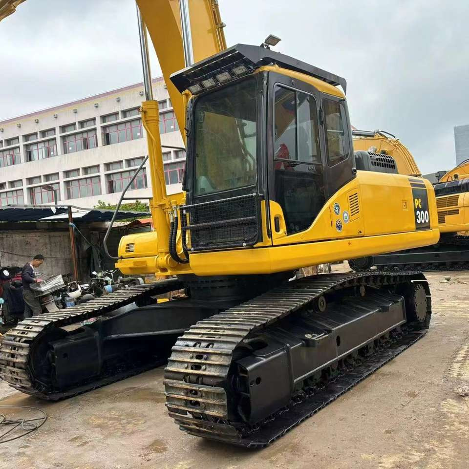 KOMATSU PC 300 - Escavadora de rastos: foto 4 KOMATSU PC 300 - Escavadora de rastos: foto 4