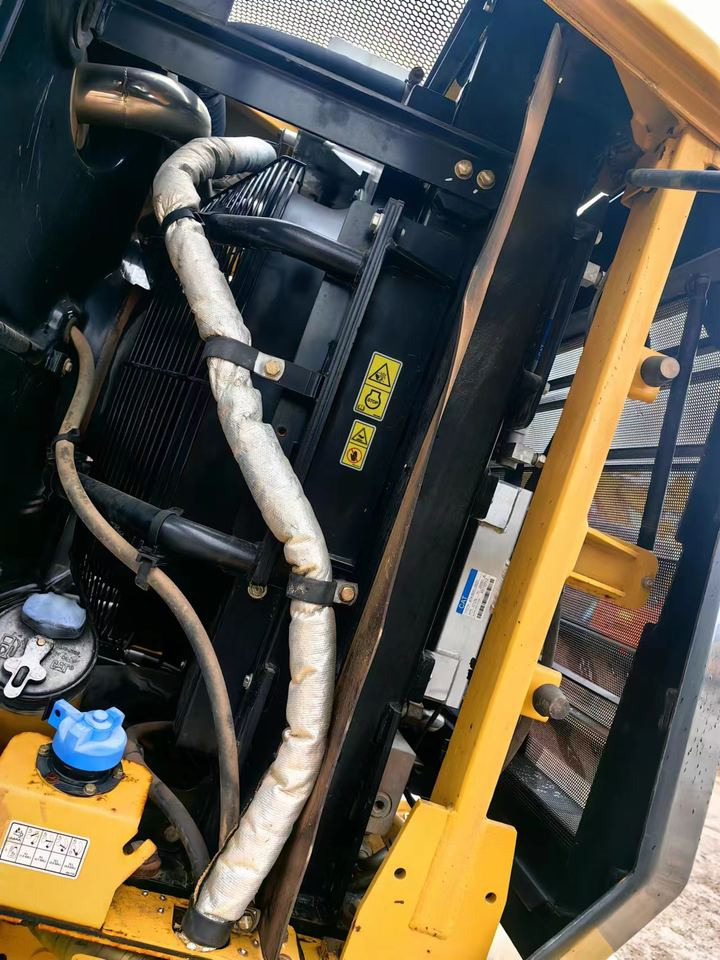 Second Hand Caterpillar CAT 950GC 5 Ton Wheel Loader USED CAT 950 Wheel Loaders in Low Price for Hot Sale - Pá carregadora de rodas: foto 3 Second Hand Caterpillar CAT 950GC 5 Ton Wheel Loader USED CAT 950 Wheel Loaders in Low Price for Hot Sale - Pá carregadora de rodas: foto 3