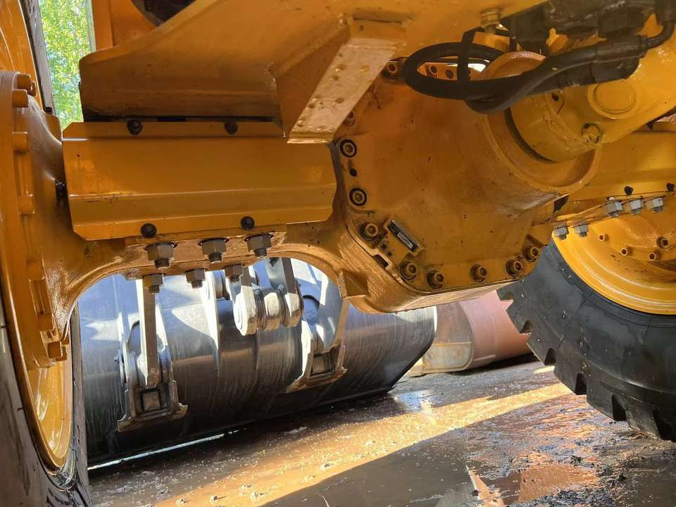 Used Volvo L120GZ 6 Ton Capacity Wheel Loader Available for Sale - Pá carregadora de rodas: foto 3 Used Volvo L120GZ 6 Ton Capacity Wheel Loader Available for Sale - Pá carregadora de rodas: foto 3