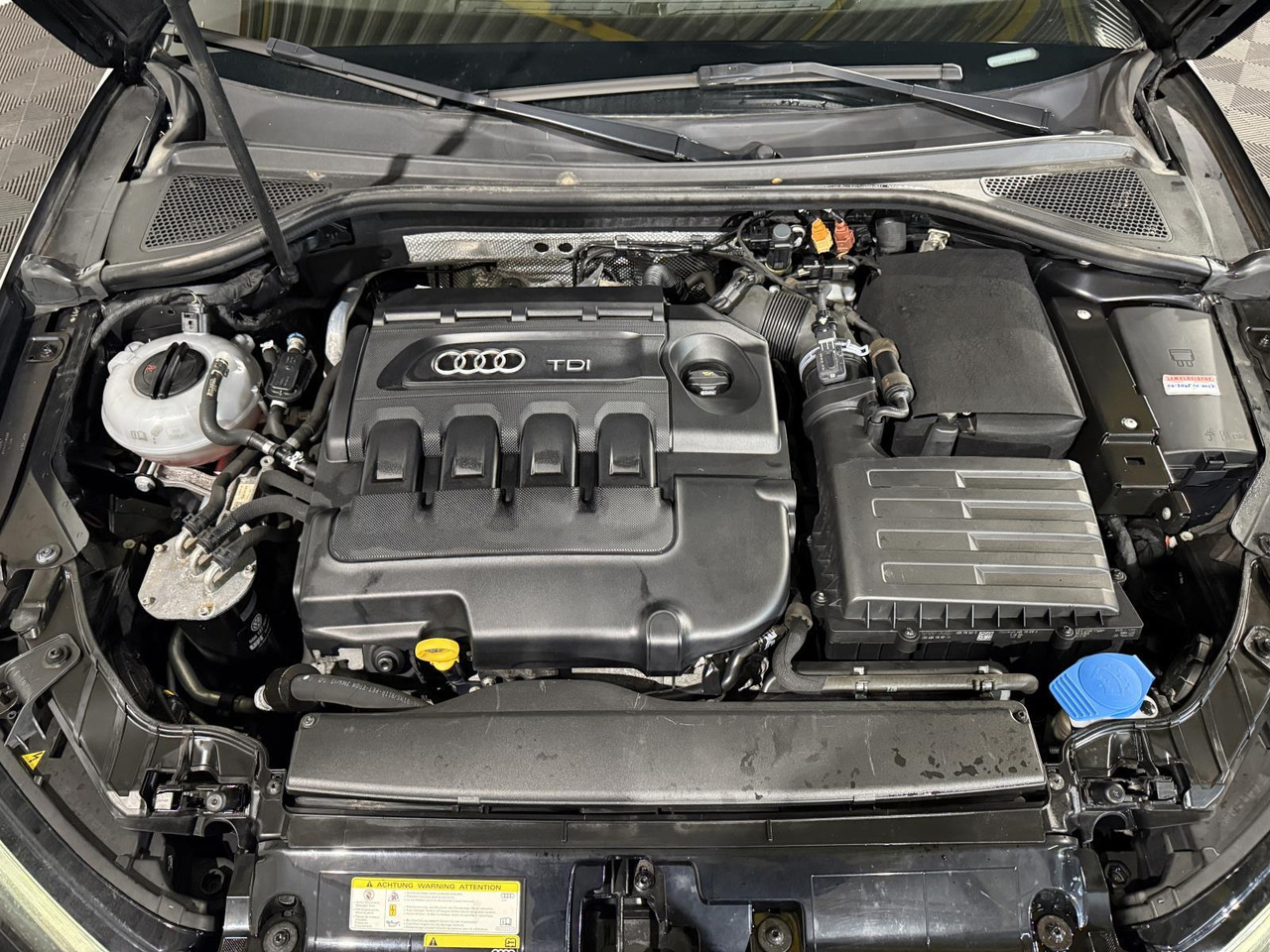 Audi | A3 Limousine | 1.6 TDI Ambition Pro Line Plus | 2014 | 271.612 km | GG798Z | Onlogisch - Sedan: foto 4 Audi | A3 Limousine | 1.6 TDI Ambition Pro Line Plus | 2014 | 271.612 km | GG798Z | Onlogisch - Sedan: foto 4