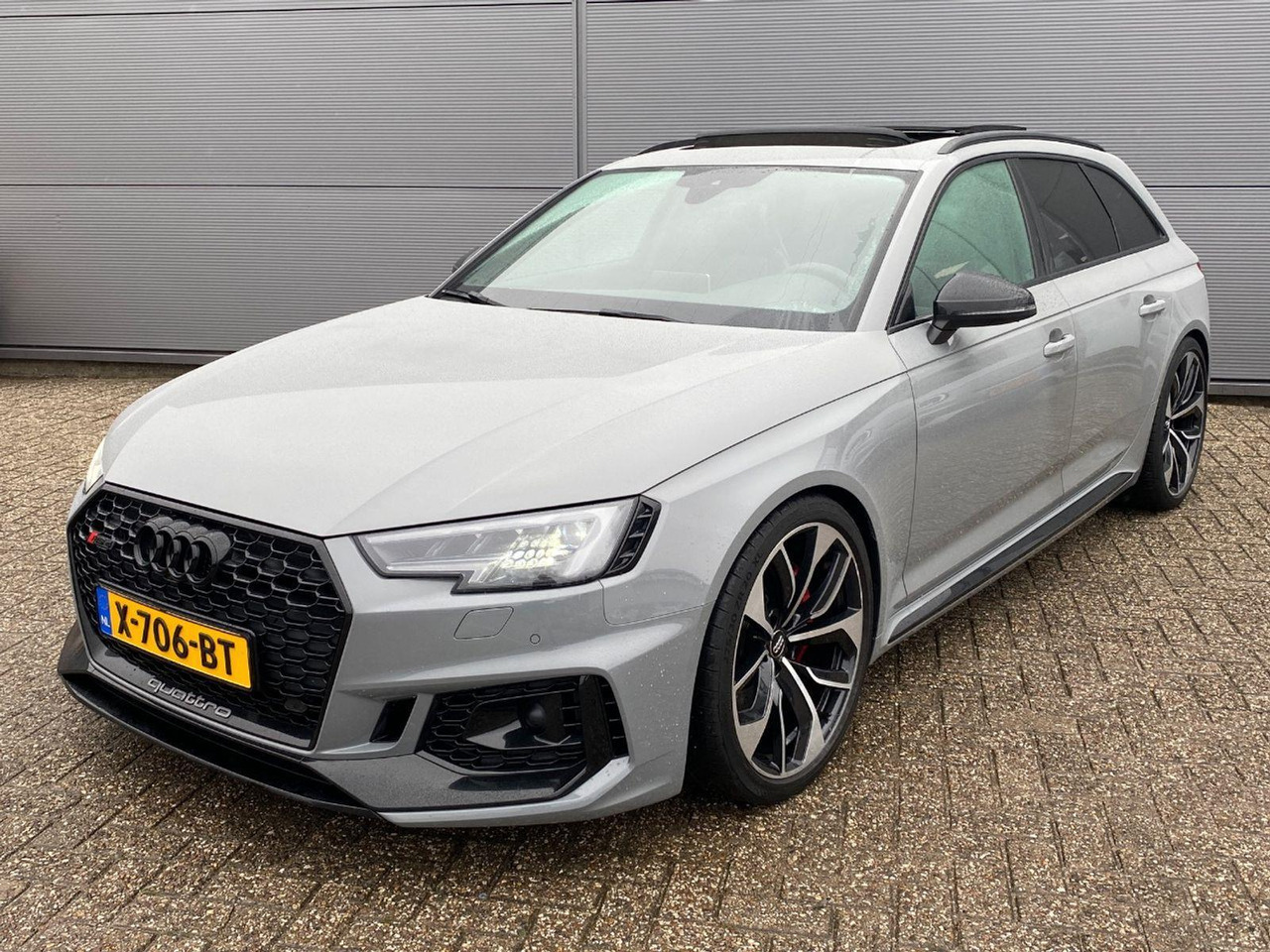 Audi A4 RS 4 Avant 2.9 TFSI quattro | 2018 | 96.192 km | Automaat | X706BT | NAP: Geen oordeel - Automóvel: foto 1 Audi A4 RS 4 Avant 2.9 TFSI quattro | 2018 | 96.192 km | Automaat | X706BT | NAP: Geen oordeel - Automóvel: foto 1