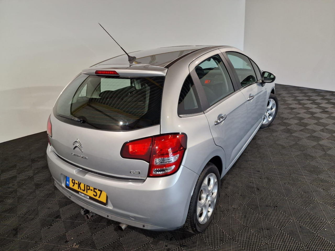 Citroen C3 1.6 Vti 9-KJP-57 193.593 km - Automóvel: foto 4 Citroen C3 1.6 Vti 9-KJP-57 193.593 km - Automóvel: foto 4