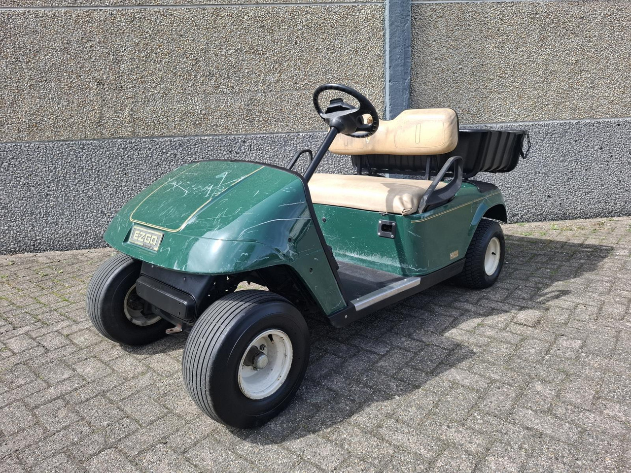Carrinho de golfe E-Z-GO TXT 2-Persoons Elektrische Golfkar met Open Laadbak: foto 1