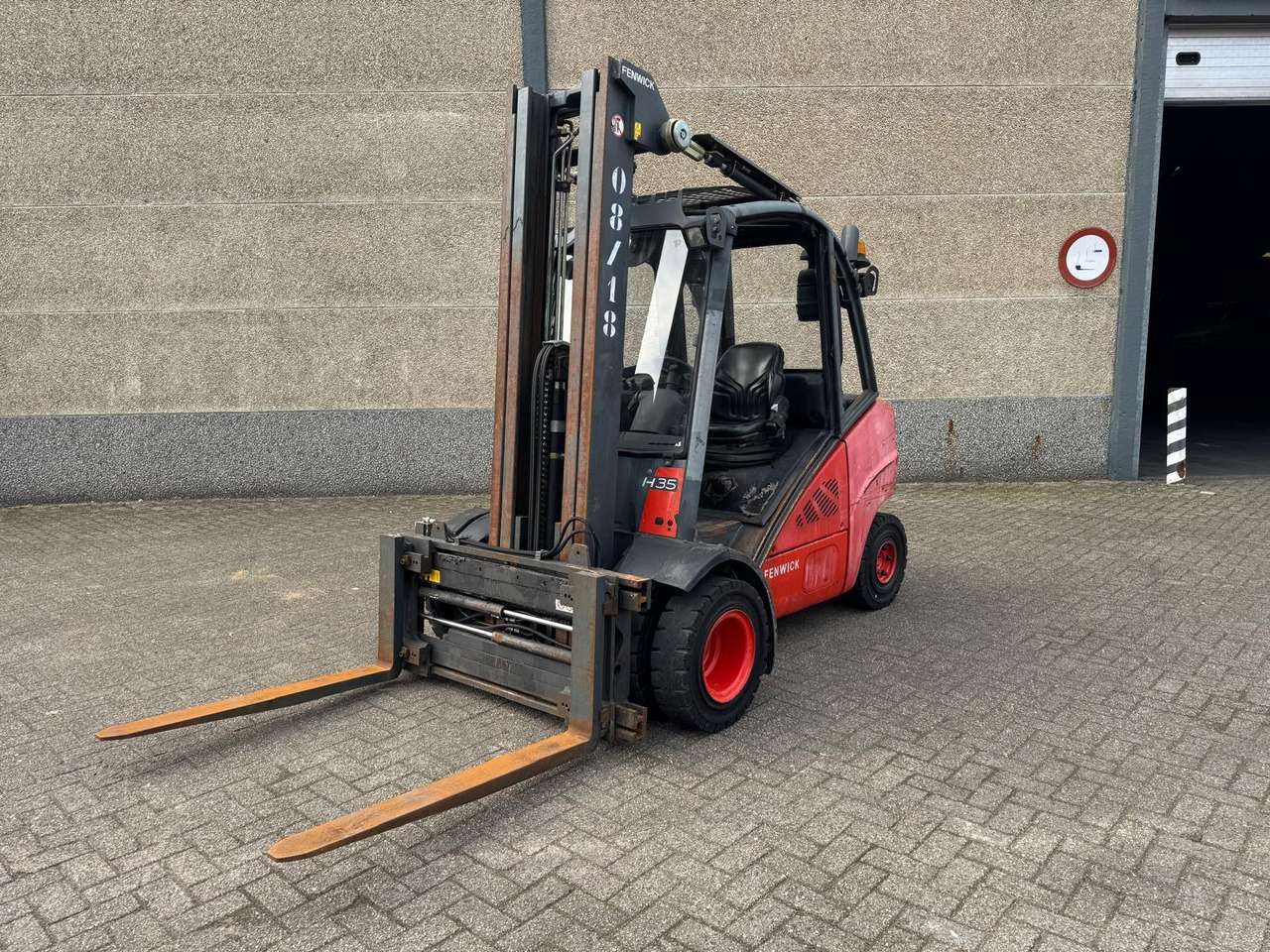 Fenwick-Linde H35D Diesel Heftruck – Bouwjaar 2008 – Sideshift & Vorkversteller - Empilhadeira a diesel: foto 1 Fenwick-Linde H35D Diesel Heftruck – Bouwjaar 2008 – Sideshift & Vorkversteller - Empilhadeira a diesel: foto 1