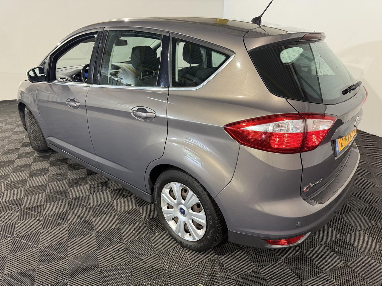 Ford | C-Max | 1.6 EcoBoost Titanium | 2013 | 162.252 km | 2KPL44 | Logisch - Automóvel: foto 4 Ford | C-Max | 1.6 EcoBoost Titanium | 2013 | 162.252 km | 2KPL44 | Logisch - Automóvel: foto 4
