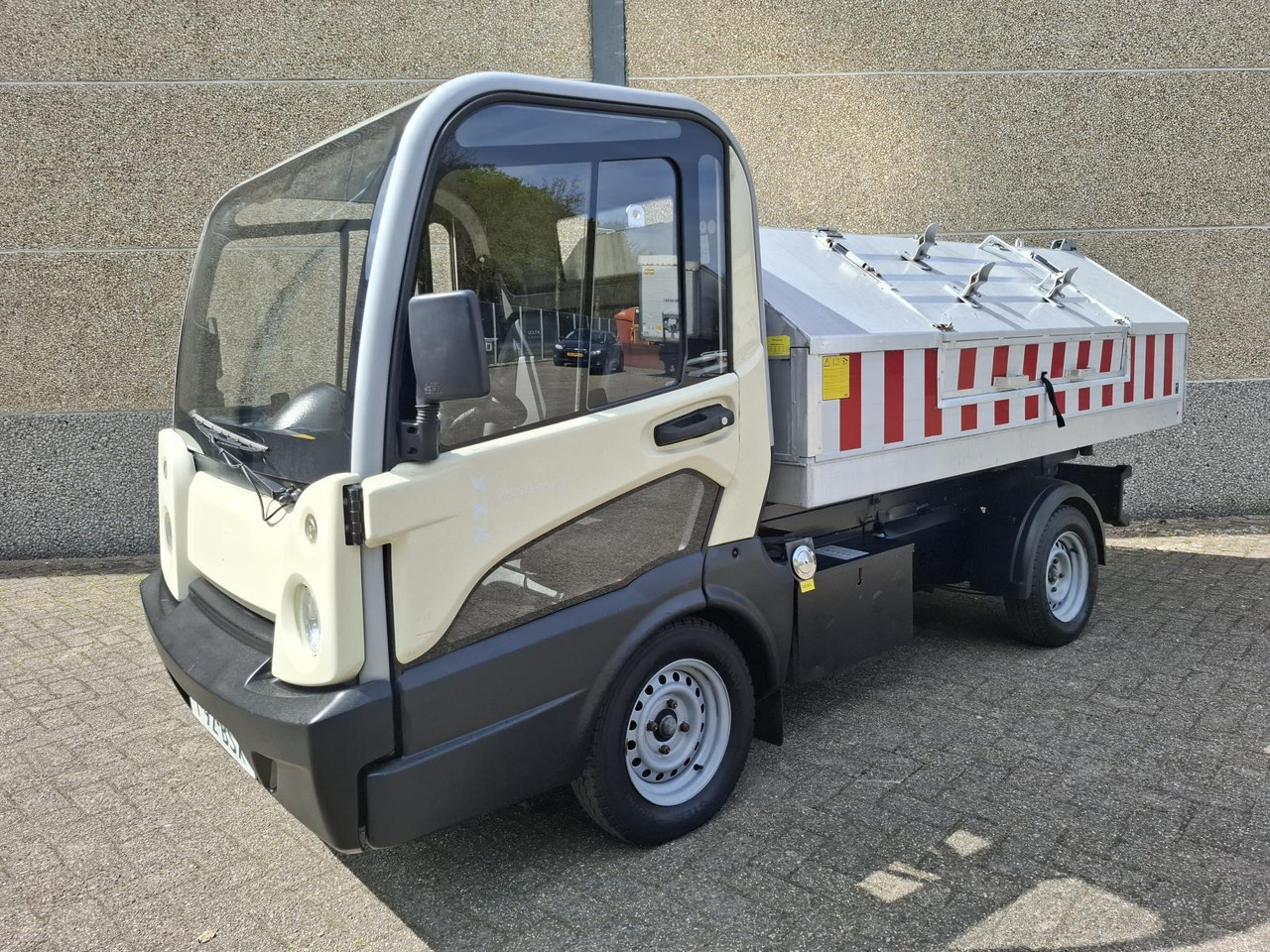 Goupil G5 Elektrische Stratenreinigingsmachine T-92-BSX - Veículo utilitário elétrico, Varredora urbana: foto 1 Goupil G5 Elektrische Stratenreinigingsmachine T-92-BSX - Veículo utilitário elétrico, Varredora urbana: foto 1