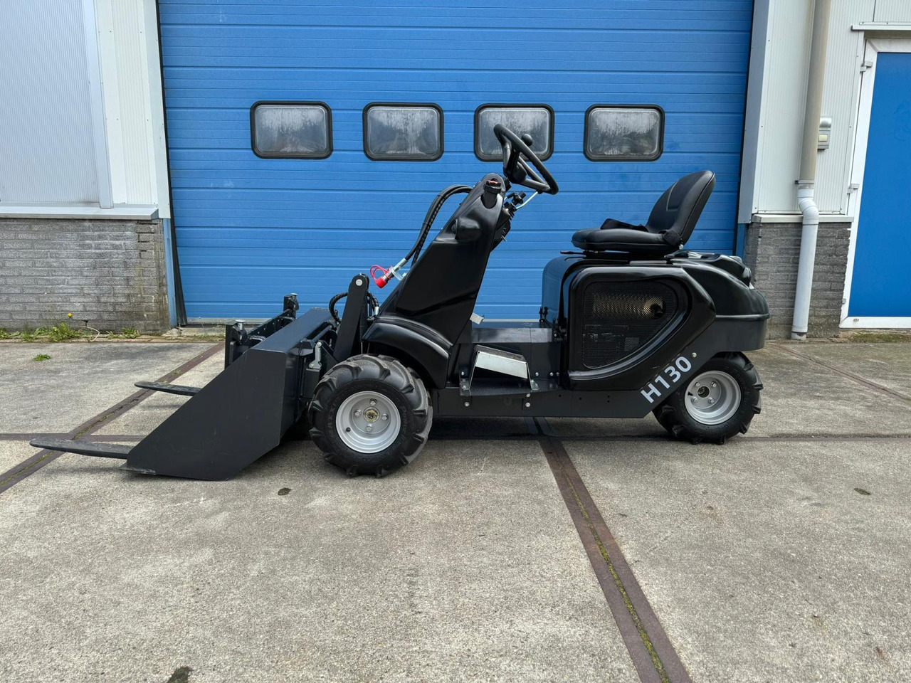 Heracles H130 Mini Shovel Nieuw - Equipamento para oficina: foto 2 Heracles H130 Mini Shovel Nieuw - Equipamento para oficina: foto 2