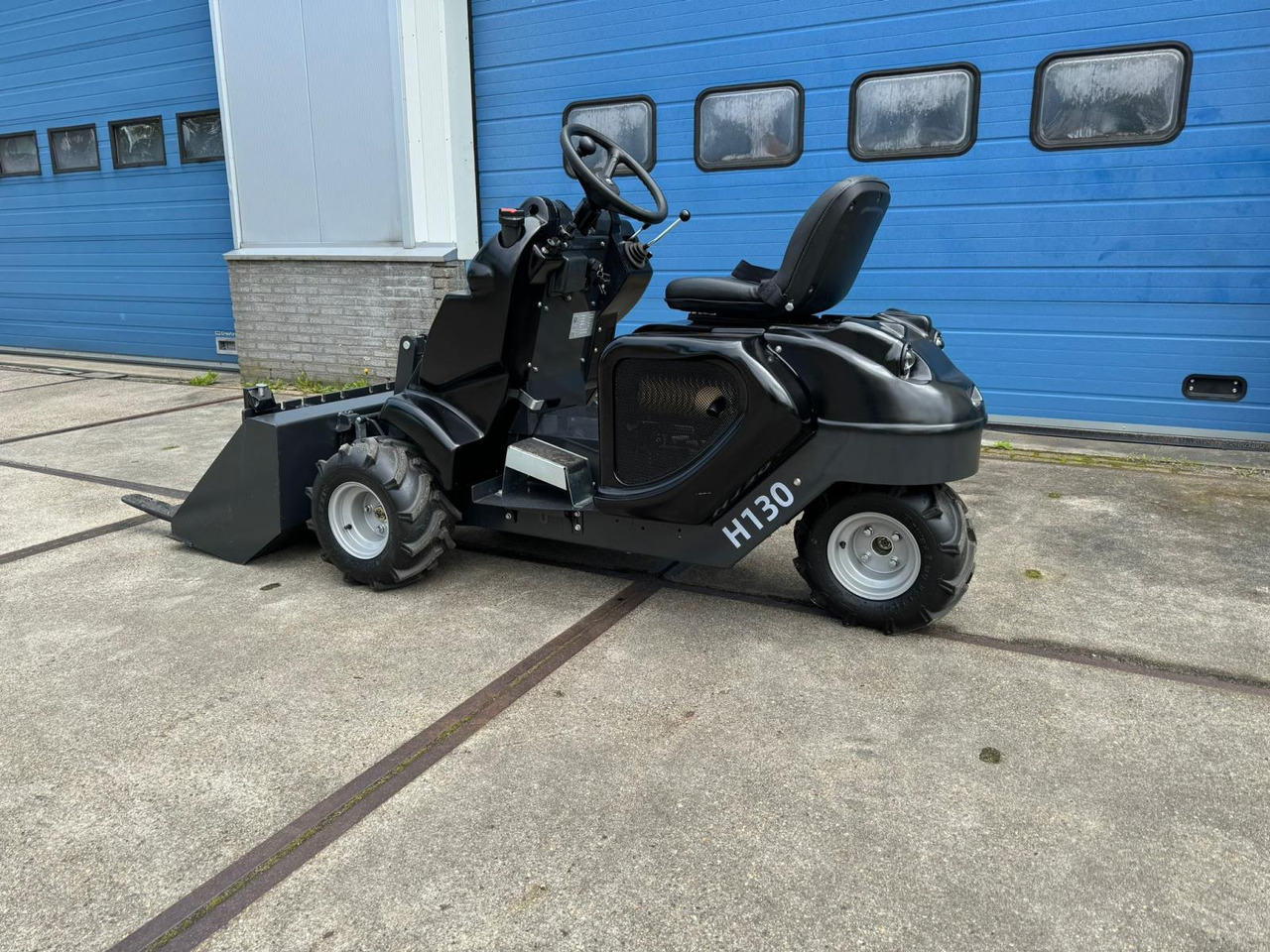 Heracles H130 Mini Shovel Nieuw - Equipamento para oficina: foto 3 Heracles H130 Mini Shovel Nieuw - Equipamento para oficina: foto 3