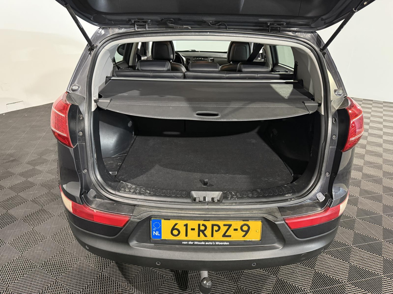 Kia | Sportage | 1.6 GDI X-ecutive Plus Pack | 2011 | 138.229 km | 61RPZ9 | Logisch - SUV: foto 2 Kia | Sportage | 1.6 GDI X-ecutive Plus Pack | 2011 | 138.229 km | 61RPZ9 | Logisch - SUV: foto 2