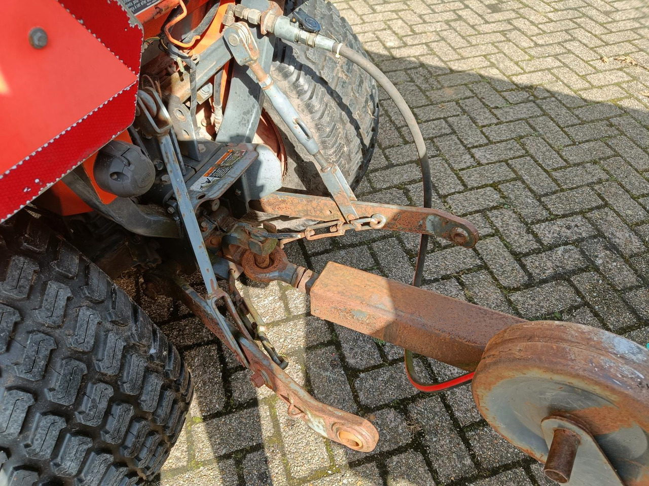 Kubota B2410 met Nimos Kipper - Trator: foto 5 Kubota B2410 met Nimos Kipper - Trator: foto 5