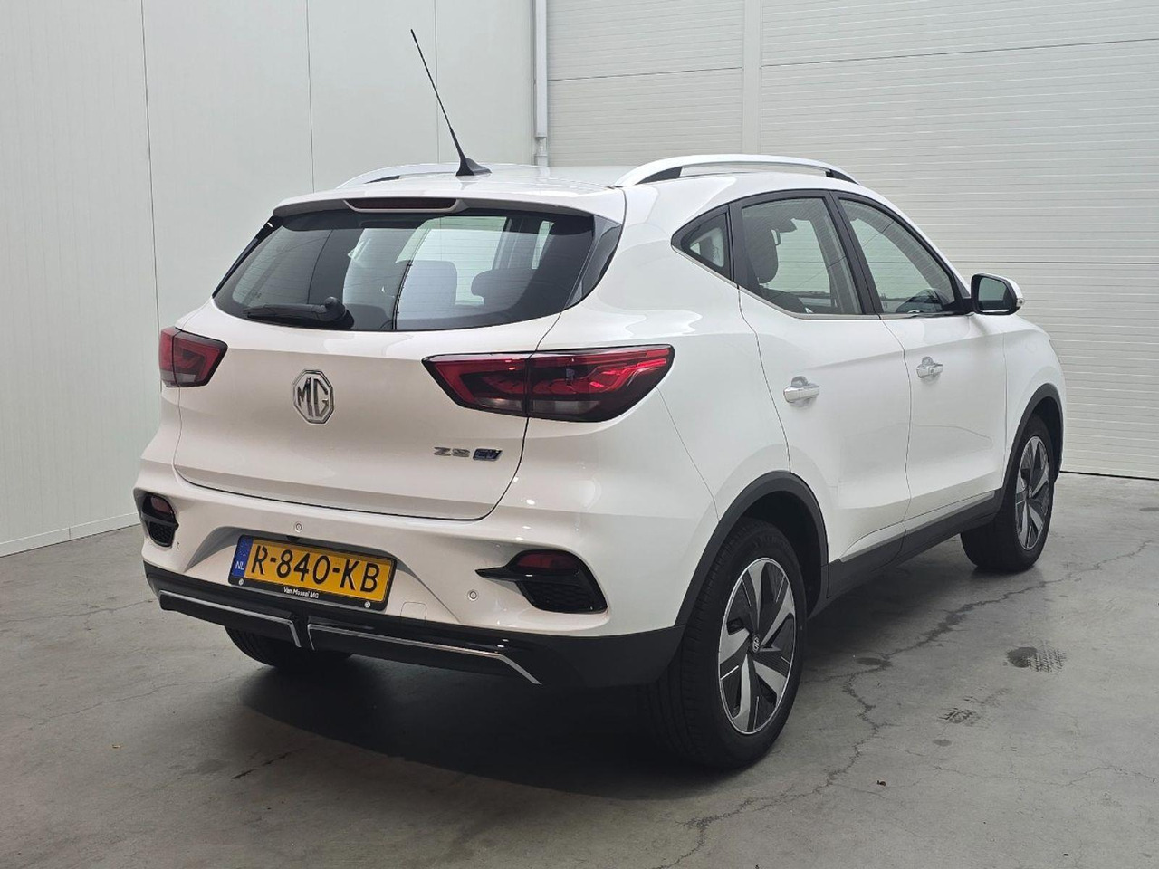 MG MG ZS EV EV Standard Range Comfort 50 kWh | 2022 | 17.023 km | Automaat | R840KB | NAP: Logisch - SUV: foto 4 MG MG ZS EV EV Standard Range Comfort 50 kWh | 2022 | 17.023 km | Automaat | R840KB | NAP: Logisch - SUV: foto 4