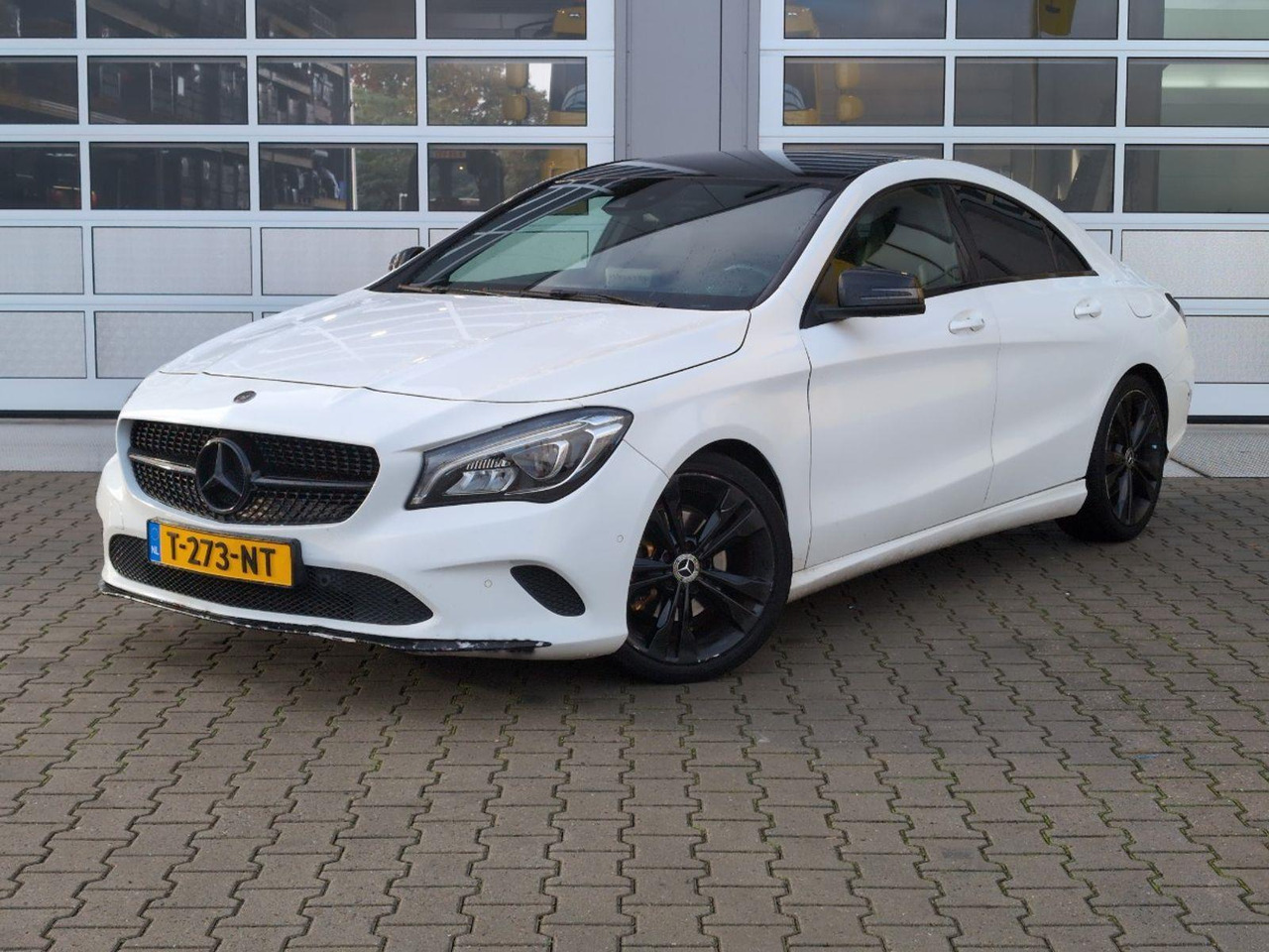 Mercedes-Benz CLA-klasse 180 Prestige | 2018 | 143.327 km | Automaat | T273NT | NAP: Geen oordeel - Sedan: foto 1 Mercedes-Benz CLA-klasse 180 Prestige | 2018 | 143.327 km | Automaat | T273NT | NAP: Geen oordeel - Sedan: foto 1