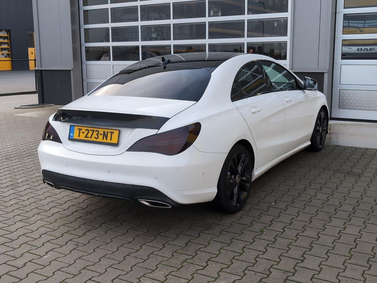 Mercedes-Benz CLA-klasse 180 Prestige | 2018 | 143.327 km | Automaat | T273NT | NAP: Geen oordeel - Sedan: foto 4 Mercedes-Benz CLA-klasse 180 Prestige | 2018 | 143.327 km | Automaat | T273NT | NAP: Geen oordeel - Sedan: foto 4