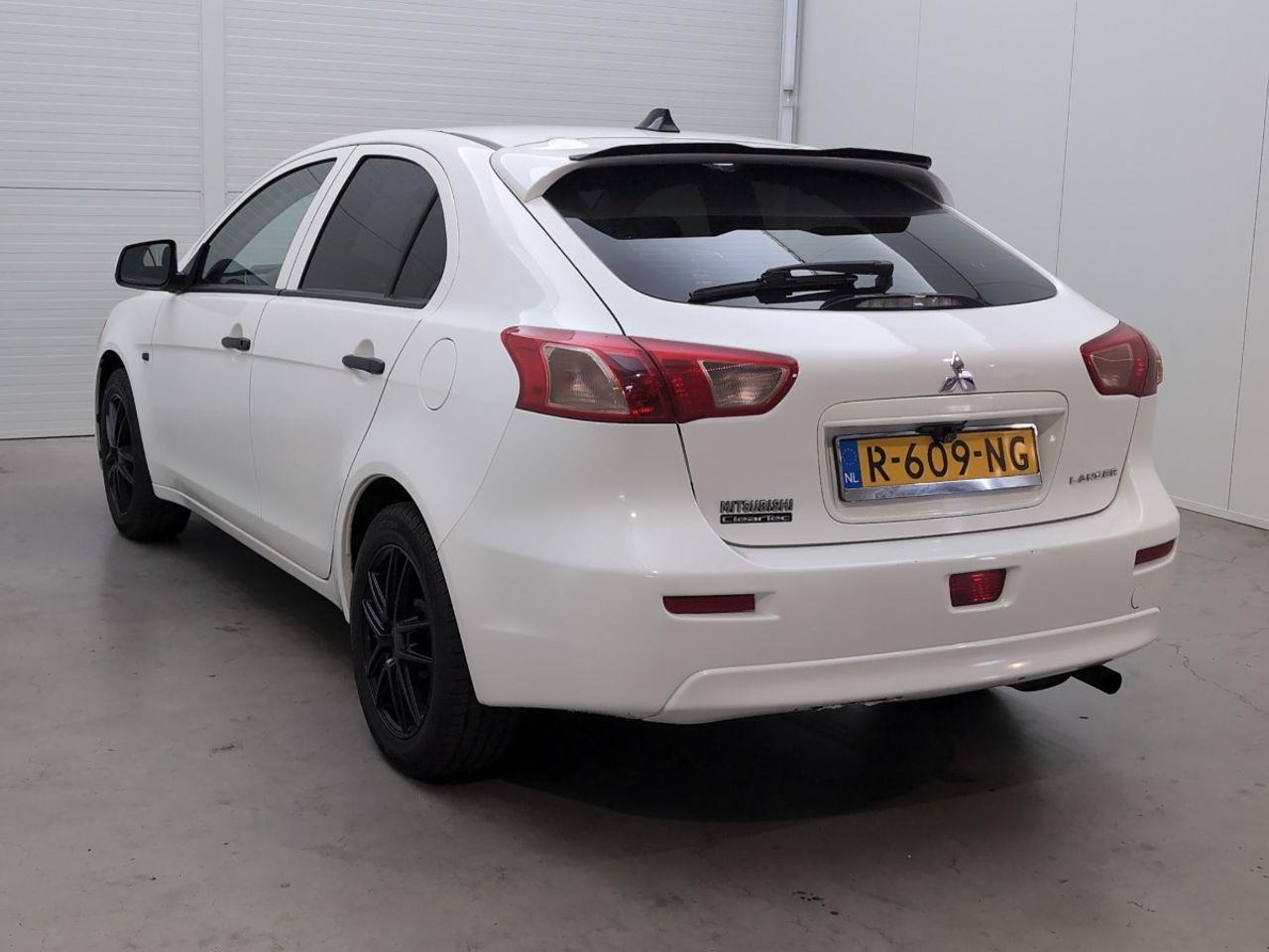 Mitsubishi Lancer Sportback 1.6 Limited Edition | 2016 | 216.592 km | R609NG | NAP: Geen oordeel - Hatchback: foto 3 Mitsubishi Lancer Sportback 1.6 Limited Edition | 2016 | 216.592 km | R609NG | NAP: Geen oordeel - Hatchback: foto 3