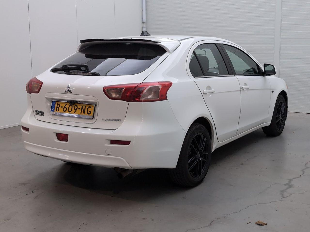 Mitsubishi Lancer Sportback 1.6 Limited Edition | 2016 | 216.592 km | R609NG | NAP: Geen oordeel - Hatchback: foto 4 Mitsubishi Lancer Sportback 1.6 Limited Edition | 2016 | 216.592 km | R609NG | NAP: Geen oordeel - Hatchback: foto 4
