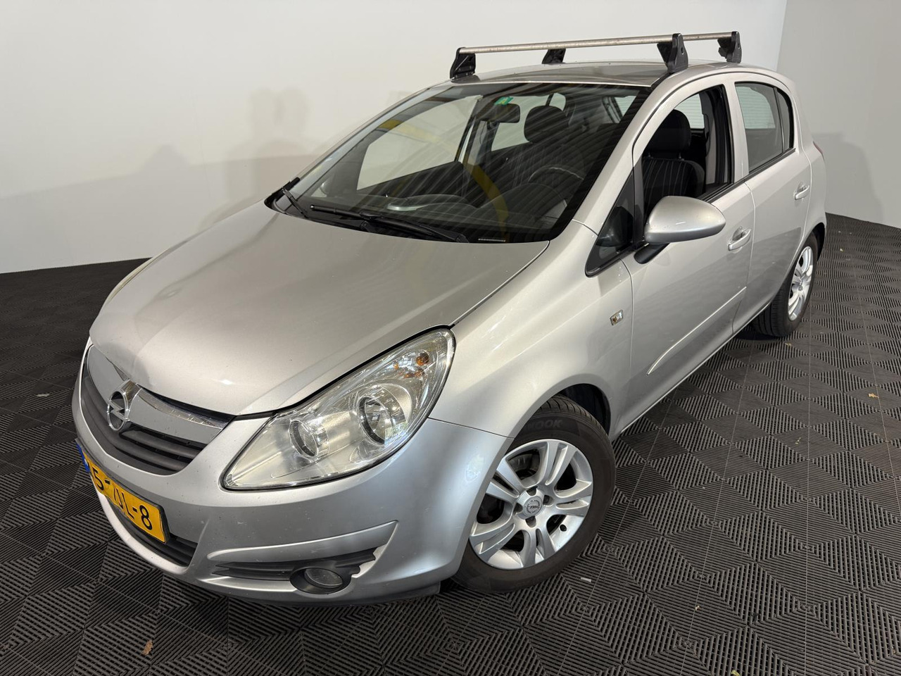 Opel | Corsa | 1.2-16V Cosmo Automaat | 2009 | 245.713 km | 45TJL8 | Geen oordeel - Hatchback: foto 1 Opel | Corsa | 1.2-16V Cosmo Automaat | 2009 | 245.713 km | 45TJL8 | Geen oordeel - Hatchback: foto 1