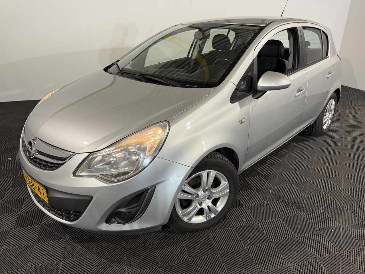 Opel | Corsa | 1.2-16V Rhythm | 2013 | 198.171 km | 5KBB41 | Logisch - Hatchback: foto 1 Opel | Corsa | 1.2-16V Rhythm | 2013 | 198.171 km | 5KBB41 | Logisch - Hatchback: foto 1
