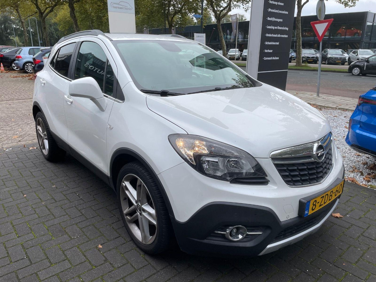 Opel Mokka 1.4 T Cosmo | 2014 | 98.606 km | 8ZDB60 | NAP: Logisch - SUV: foto 2 Opel Mokka 1.4 T Cosmo | 2014 | 98.606 km | 8ZDB60 | NAP: Logisch - SUV: foto 2