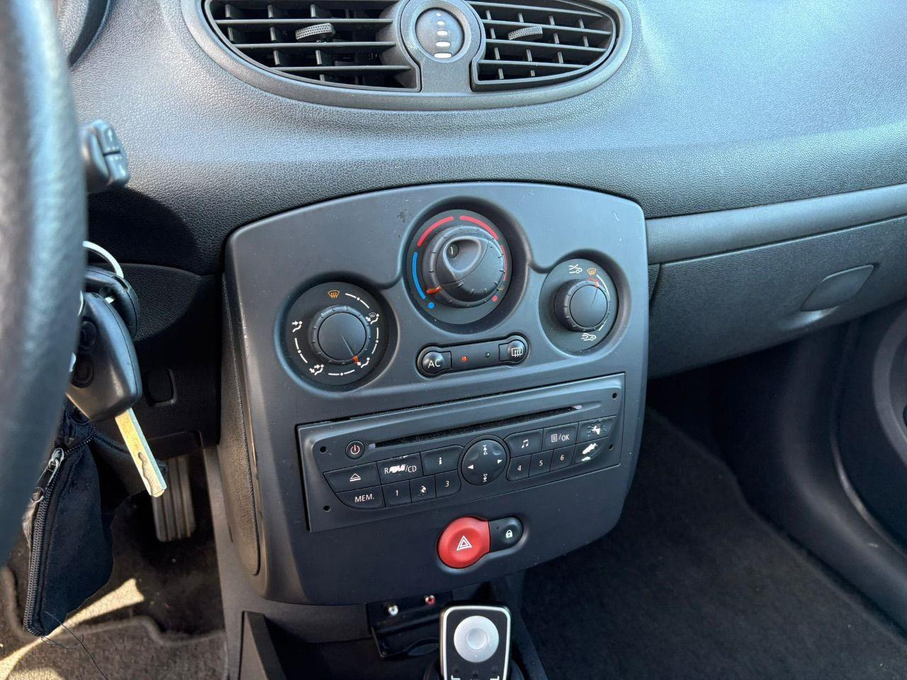 Renault Clio 1.2 TCe Special Line | 2010 | 130.181 km | 06LBK6 | NAP: Logisch - Hatchback: foto 5 Renault Clio 1.2 TCe Special Line | 2010 | 130.181 km | 06LBK6 | NAP: Logisch - Hatchback: foto 5
