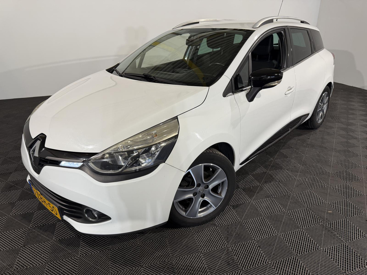Automóvel Renault | Clio Estate | 0.9 TCe Night&Day | 2014 | 176.858 km | 3ZBH50 | Logisch: foto 1