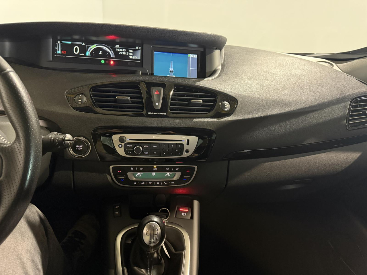 Renault | Scénic | 1.2 TCe Bose | 2013 | 103.433 km | 9KZR67 | Logisch - Automóvel: foto 5 Renault | Scénic | 1.2 TCe Bose | 2013 | 103.433 km | 9KZR67 | Logisch - Automóvel: foto 5