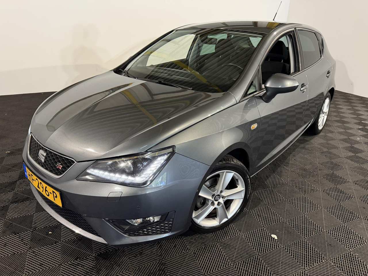 SEAT | Ibiza | 1.0 EcoTSI FR Connect | 2015 | 138.360 km | HF296P | Logisch - Hatchback: foto 1 SEAT | Ibiza | 1.0 EcoTSI FR Connect | 2015 | 138.360 km | HF296P | Logisch - Hatchback: foto 1