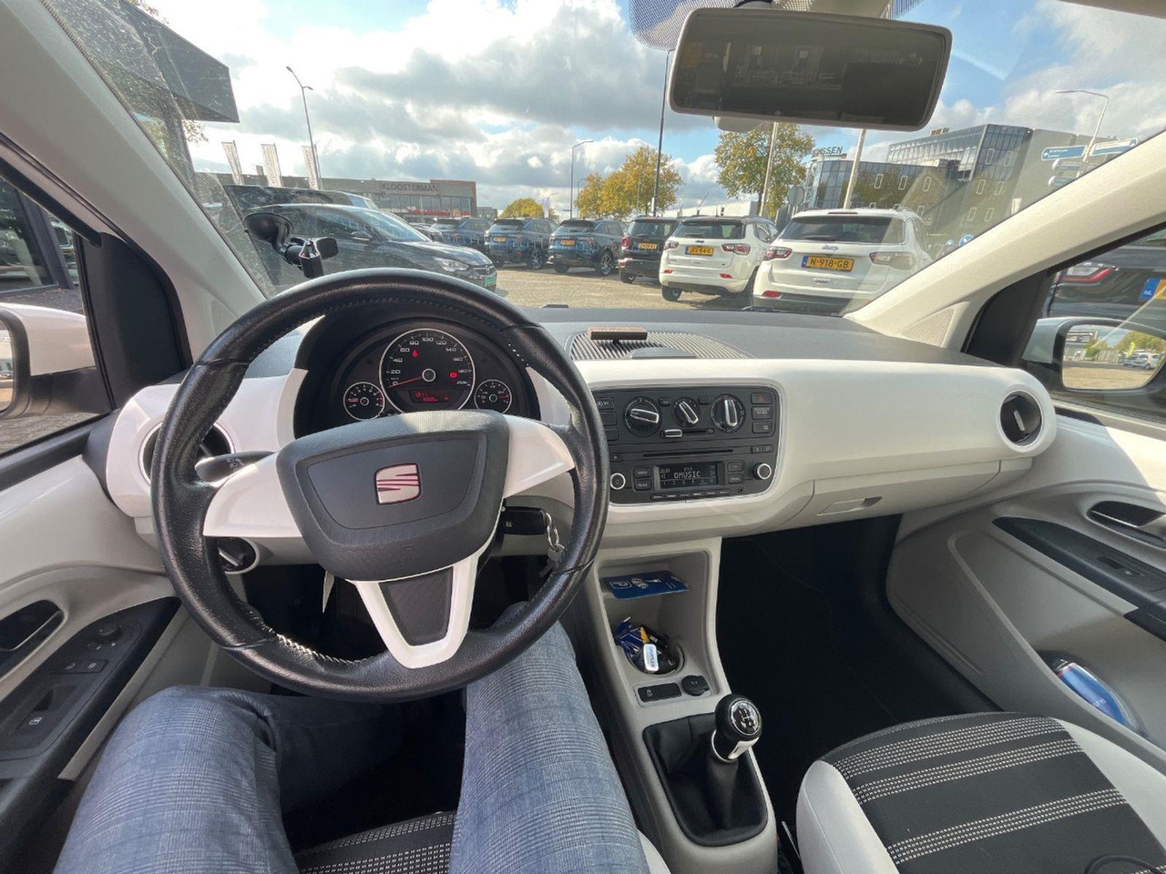 SEAT Mii 1.0 Chill Out | 2013 | 95.838 km | 5KHT21 | NAP: Logisch - Hatchback: foto 5 SEAT Mii 1.0 Chill Out | 2013 | 95.838 km | 5KHT21 | NAP: Logisch - Hatchback: foto 5