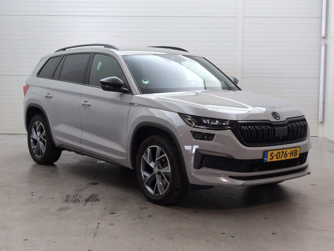 Skoda Kodiaq 1.5 TSI Sportline Business | 2023 | 87.432 km | Automaat | S076HB | NAP: Logisch - SUV: foto 2 Skoda Kodiaq 1.5 TSI Sportline Business | 2023 | 87.432 km | Automaat | S076HB | NAP: Logisch - SUV: foto 2