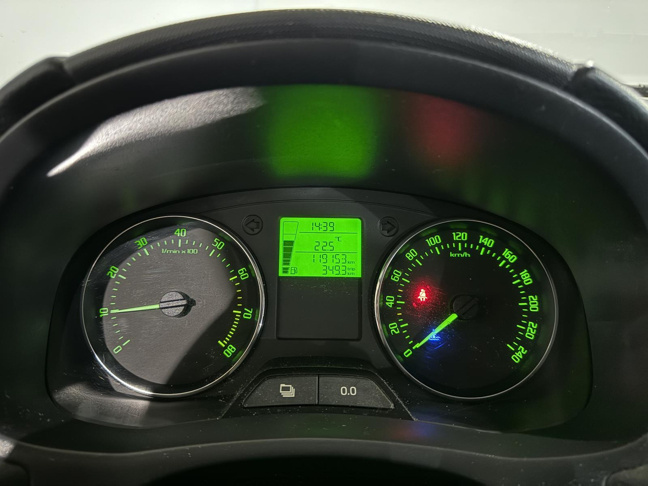 Skoda Roomster 1.2 TSI Drive | 2015 | 119.156 km | 2-XTS-79 - Automóvel: foto 3 Skoda Roomster 1.2 TSI Drive | 2015 | 119.156 km | 2-XTS-79 - Automóvel: foto 3