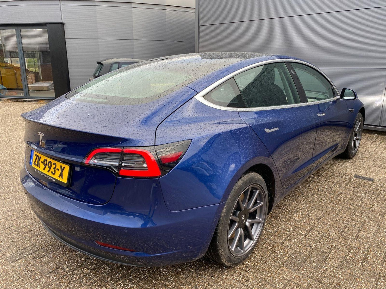 Tesla Model 3 Standard RWD Plus 60 kWh | Ex-taxi | 2019 | 184.082 km | Automaat | ZK993X | NAP: Logisch - Hatchback: foto 4 Tesla Model 3 Standard RWD Plus 60 kWh | Ex-taxi | 2019 | 184.082 km | Automaat | ZK993X | NAP: Logisch - Hatchback: foto 4