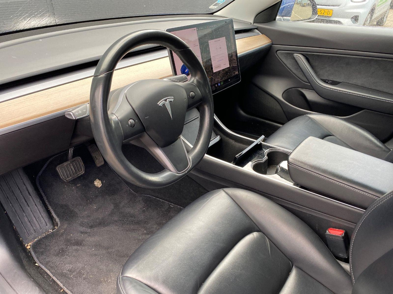 Tesla Model 3 Standard RWD Plus 60 kWh | Ex-taxi | 2019 | 184.082 km | Automaat | ZK993X | NAP: Logisch - Hatchback: foto 5 Tesla Model 3 Standard RWD Plus 60 kWh | Ex-taxi | 2019 | 184.082 km | Automaat | ZK993X | NAP: Logisch - Hatchback: foto 5