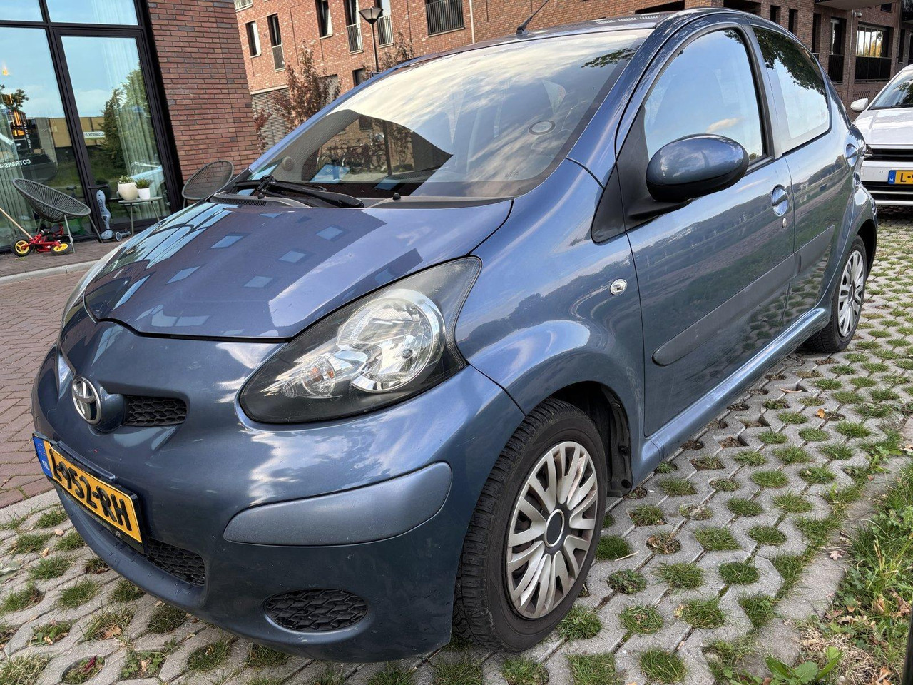 Toyota | Aygo | 1.0-12V Access | 2009 | 152.444 km | Z952RH | Geen oordeel - Hatchback: foto 5 Toyota | Aygo | 1.0-12V Access | 2009 | 152.444 km | Z952RH | Geen oordeel - Hatchback: foto 5