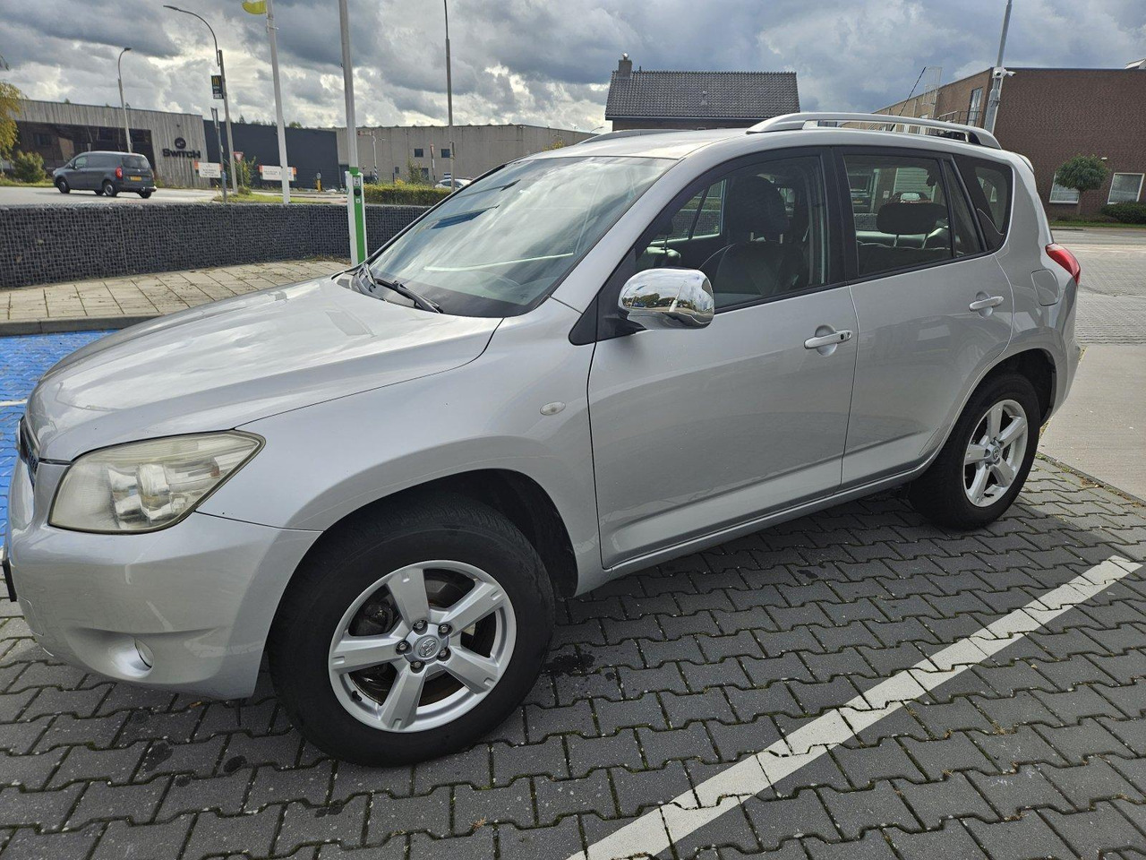 Toyota | RAV4 | 2.0 VVTi Executive | 2006 | 272.231 km | 82TDFD | Logisch - SUV: foto 1 Toyota | RAV4 | 2.0 VVTi Executive | 2006 | 272.231 km | 82TDFD | Logisch - SUV: foto 1