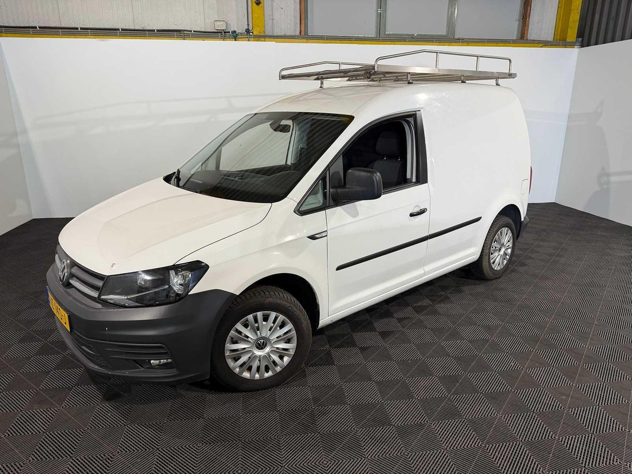 Volkswagen Caddy 2.0 TDI L1H1 BMT Comfortline VZ-140-J 169.307 km - Furgão compacto: foto 1 Volkswagen Caddy 2.0 TDI L1H1 BMT Comfortline VZ-140-J 169.307 km - Furgão compacto: foto 1