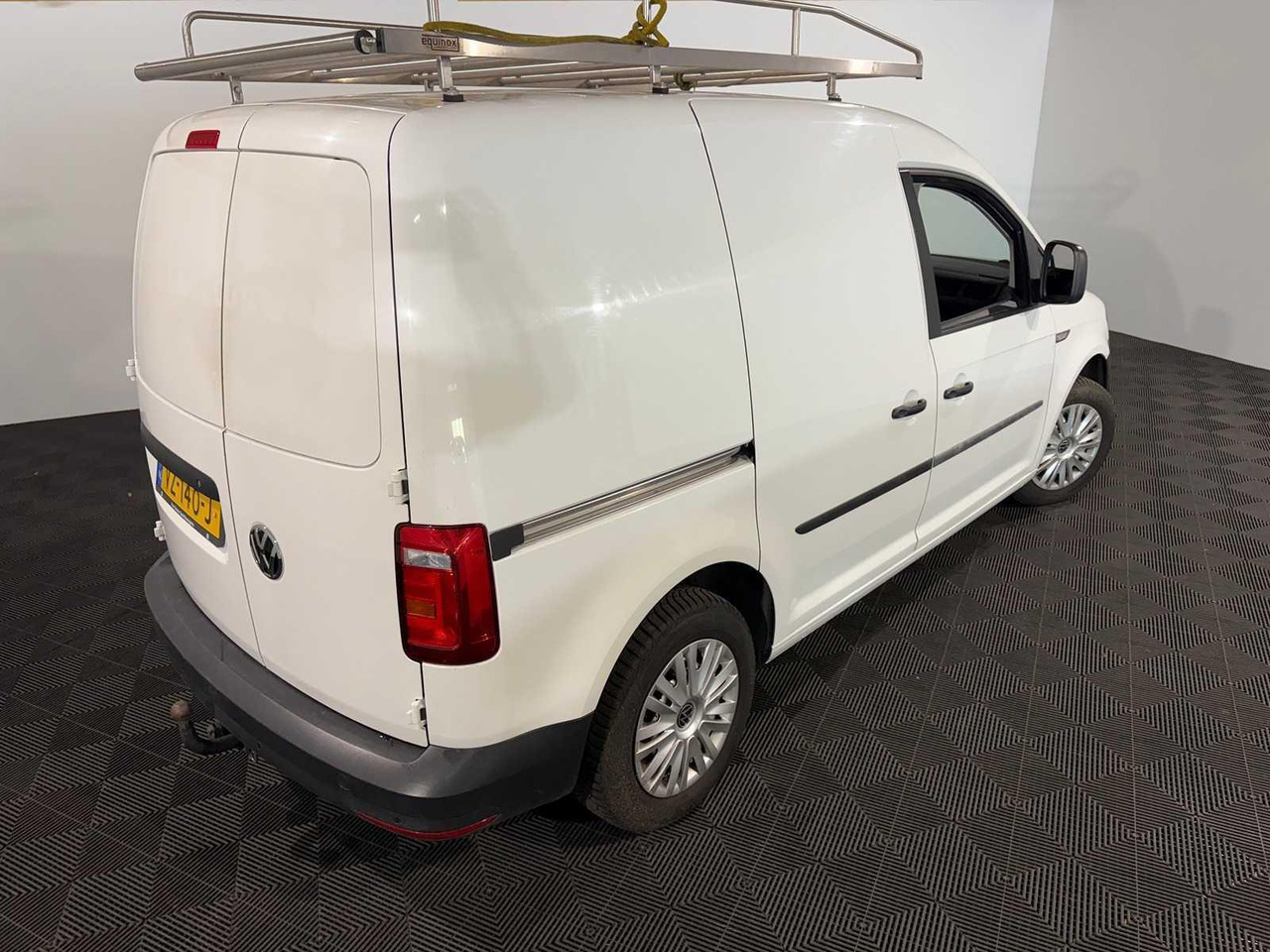 Volkswagen Caddy 2.0 TDI L1H1 BMT Comfortline VZ-140-J 169.307 km - Furgão compacto: foto 4 Volkswagen Caddy 2.0 TDI L1H1 BMT Comfortline VZ-140-J 169.307 km - Furgão compacto: foto 4