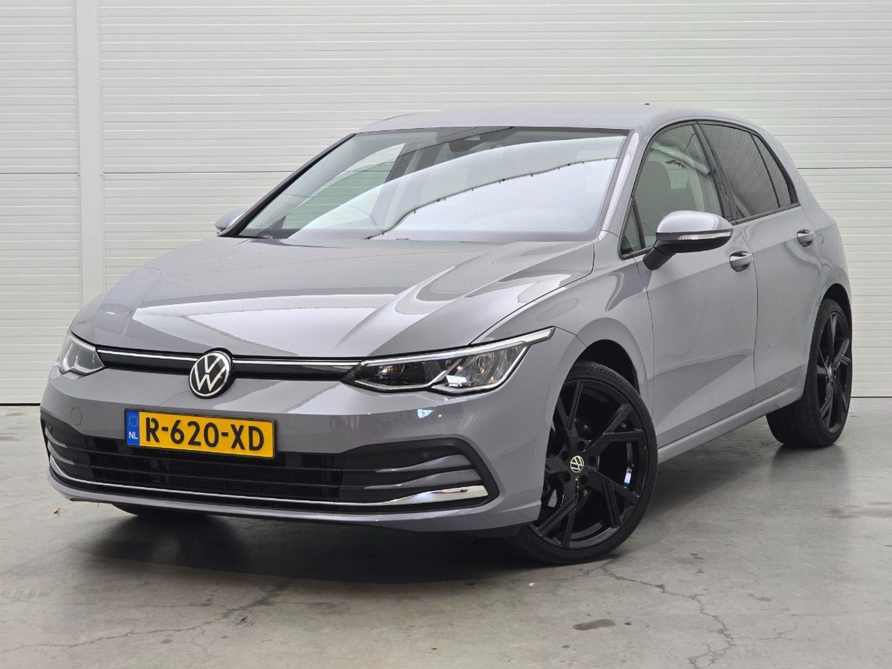 Volkswagen Golf 1.5 eTSI R - Line Business+ | 2022 | 46.250 km | Automaat | R620XD | NAP: Geen oordeel - Hatchback: foto 1 Volkswagen Golf 1.5 eTSI R - Line Business+ | 2022 | 46.250 km | Automaat | R620XD | NAP: Geen oordeel - Hatchback: foto 1