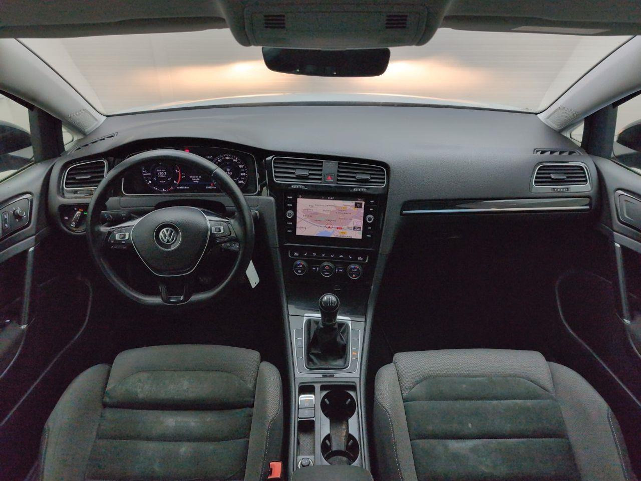 Volkswagen Golf 2.0 TDI Highline Business R | 2017 | 237.328 km | PH479T | NAP: Logisch - Automóvel: foto 5 Volkswagen Golf 2.0 TDI Highline Business R | 2017 | 237.328 km | PH479T | NAP: Logisch - Automóvel: foto 5