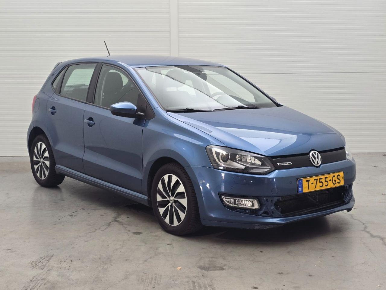 Volkswagen Polo 1.0 BlueMotion Edition | 2017 | 193.145 km | Automaat | T755GS | NAP: Geen oordeel - Hatchback: foto 2 Volkswagen Polo 1.0 BlueMotion Edition | 2017 | 193.145 km | Automaat | T755GS | NAP: Geen oordeel - Hatchback: foto 2