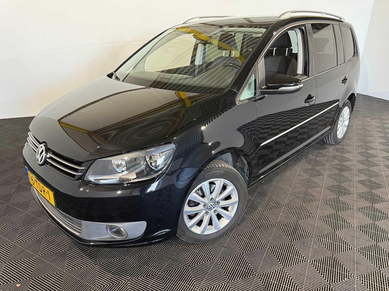 Volkswagen Touran 1.2 TSI Highline BlueMotion 16-TDR-1 249.487 km - Automóvel: foto 1 Volkswagen Touran 1.2 TSI Highline BlueMotion 16-TDR-1 249.487 km - Automóvel: foto 1
