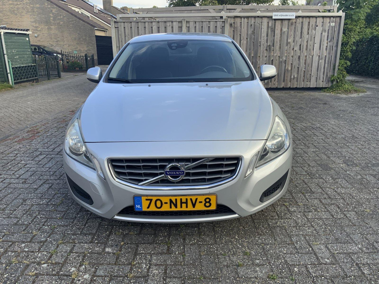 Volvo | S60 | 2.0T Intro Edition | 2010 | 307.600 km | 70-NHV-8 - Sedan: foto 2 Volvo | S60 | 2.0T Intro Edition | 2010 | 307.600 km | 70-NHV-8 - Sedan: foto 2