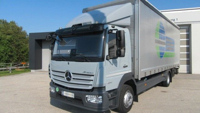 Mercedes-Benz 1224L Pr.LBW 2 to. langes Blatt, Tacho 4.1 - Camião de lona: foto 1 Mercedes-Benz 1224L Pr.LBW 2 to. langes Blatt, Tacho 4.1 - Camião de lona: foto 1
