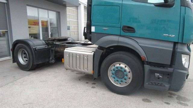 Mercedes-Benz 1842LS/37 mit Nebenantrieb Flansch - Tractor: foto 4 Mercedes-Benz 1842LS/37 mit Nebenantrieb Flansch - Tractor: foto 4