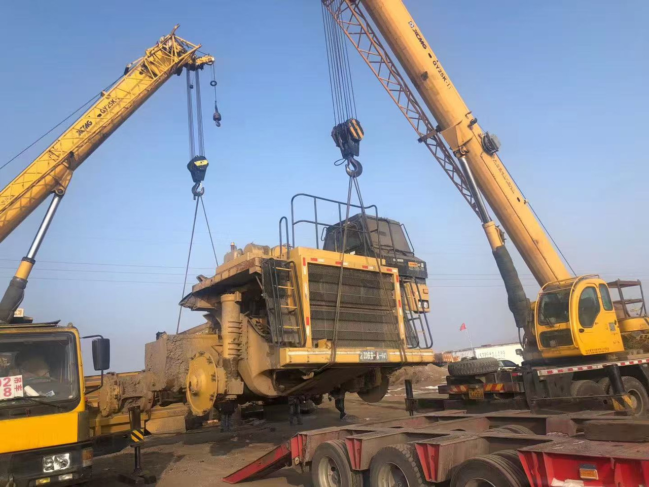 CATPILLAR 777D - Ferramenta/ Equipamento: foto 3 CATPILLAR 777D - Ferramenta/ Equipamento: foto 3